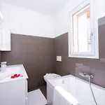 Paradiso Di Penthouse 아파트 메나지오